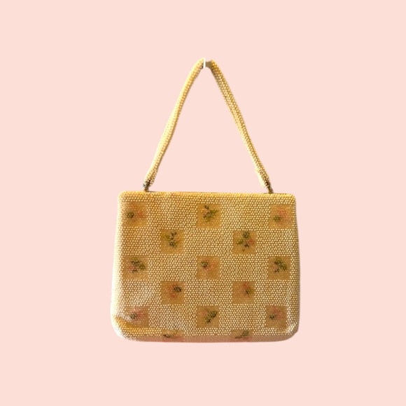 Handbags - Vintage beaded snap handbag floral pattern  with plenty‎ of interior room
